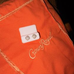 Square VVS1 Moissanite Diamond Earrings 200$ Or Best Offer 