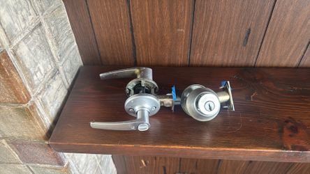 Kwikset like commercial lock and dead bolt