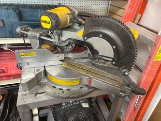 DEWALT Sliding Compound Miter Saw
