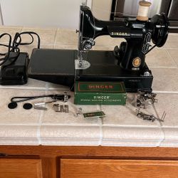 Featherweight Sewing Machine With Accessories