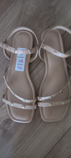 Nude Flat Sandals with Sea Charm Embellishments
