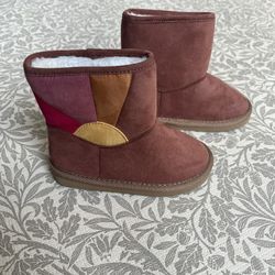 Ugg Style Boot Size 8 Little Girls