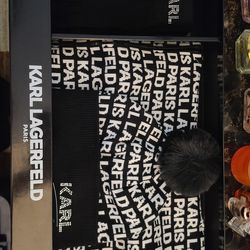 Scarf gloves and hat