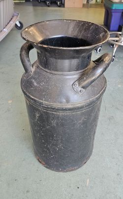 ANTIQUE 10 GALLON MILK CAN