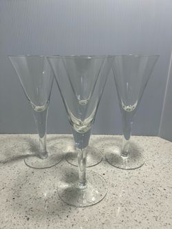 Set of 4 Clear Glass Champagne Flutes