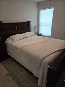 Queen size bedroom set