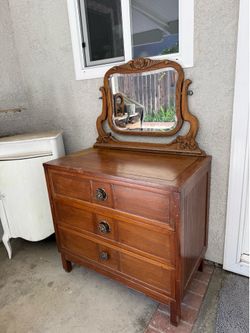Vintage dresser