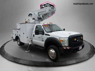 2015 Ford F550 Super Duty Regular Cab & Chassis