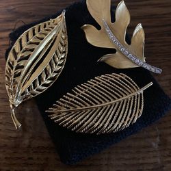 ❤️VTG~$30~Gold Tone Leaf Brooch’s (3) For $40