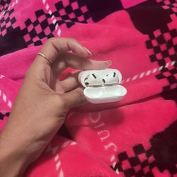 AirPods (4th Gen)