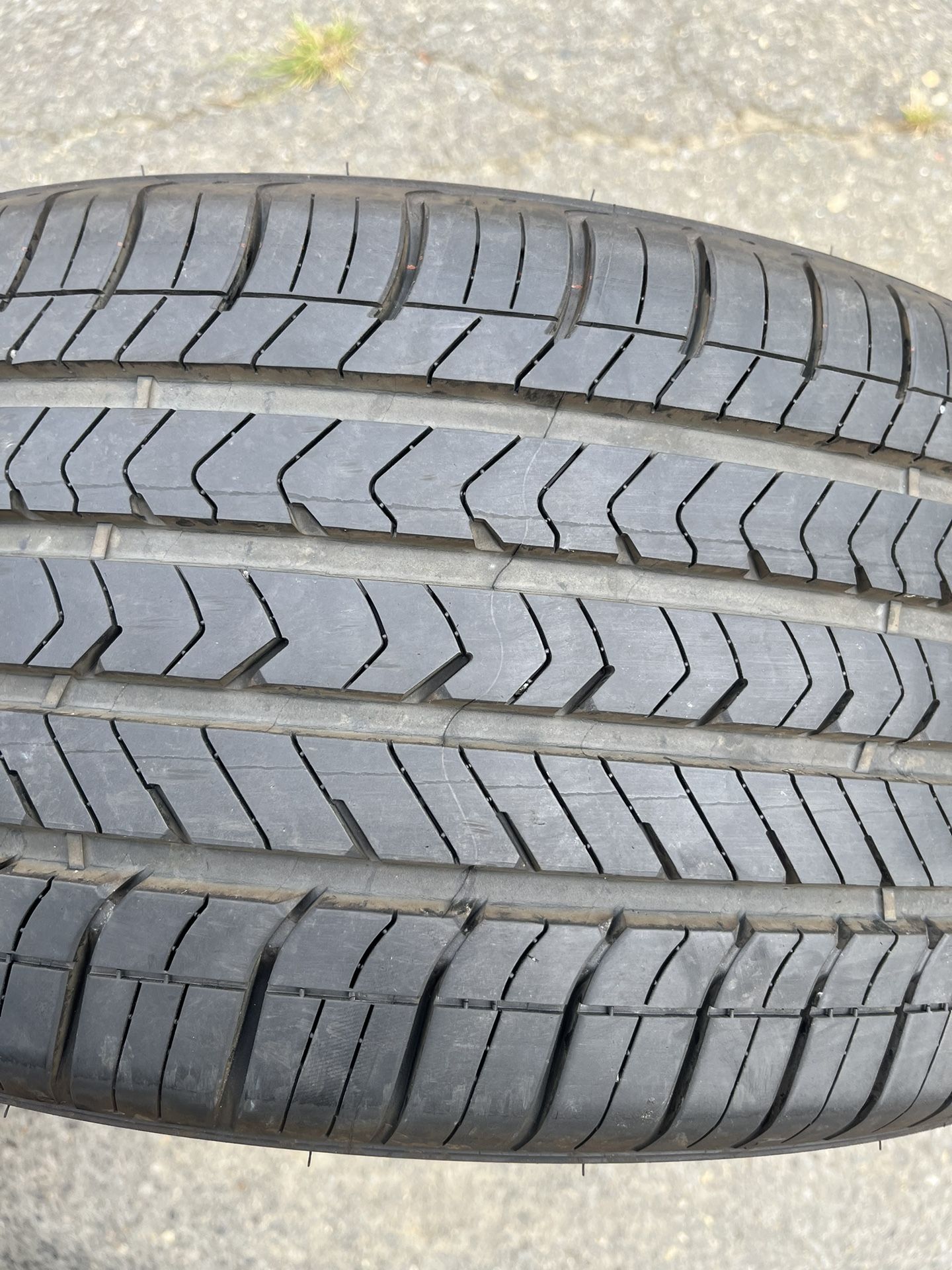 ONE USED TIRE 235/40R18 GOODYEAR INTALACION Y BALACEO $55