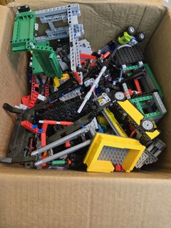 12.4lbs Of Lego Bulk With Minifigs