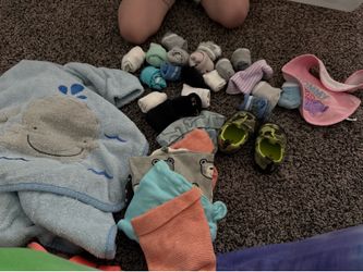FREE 0-3 months baby hats, bibs, socks, shoes and hooded towel