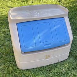 Outdoor Storage Toy Box  $10 Cash 