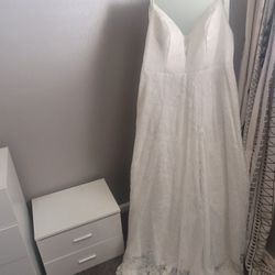 Lace Wedding Gown. Brand NEW. High Leg Slit