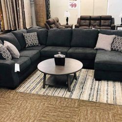 Tracling Slate RAF Sectional /couch /Living room set