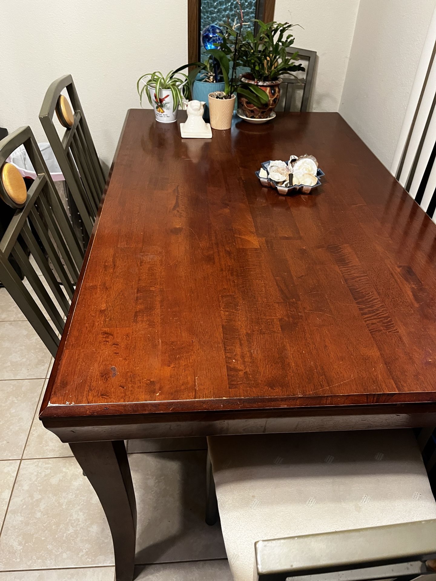 Dining Table w/4 chairs