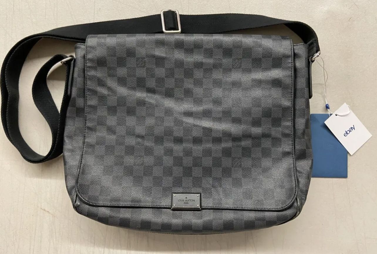 LOUIS VUITTON District PM  Shoulder Messenger Bag