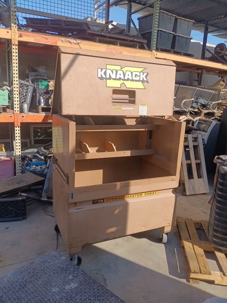Model Storagemaster Chest