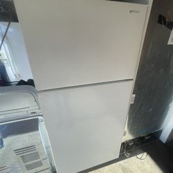 Top Freezer Refrigerator 