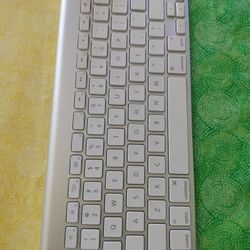 APPLE MAGIC KEYBOARD WIRELESS BLUETOOTH