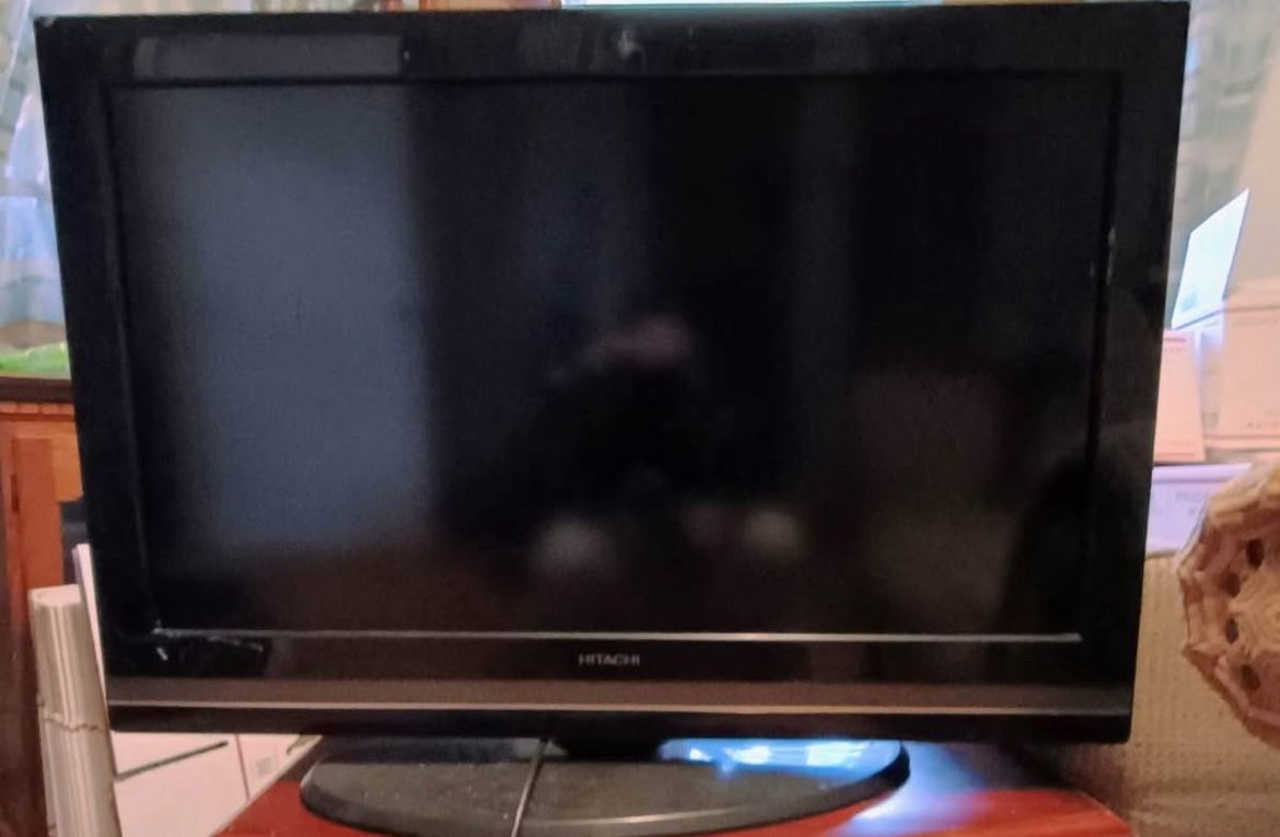 32-in Flatscreen TV