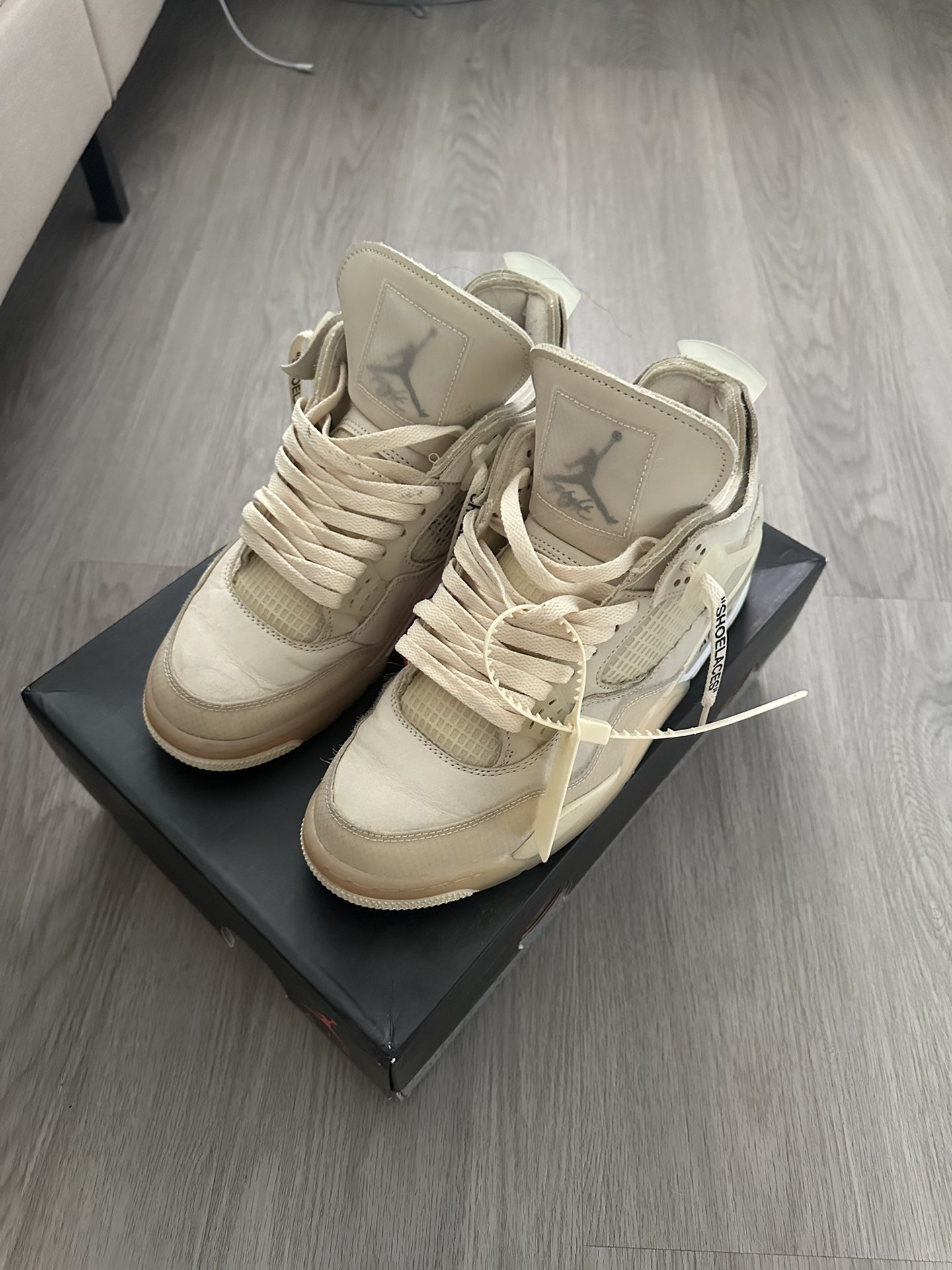 Air Jordan 4 Off White