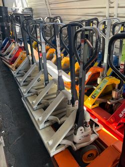 Pallet jacks