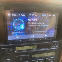 Alpine ILX-W650 7-Inch Shallow-Chassis Multimedia Receiver