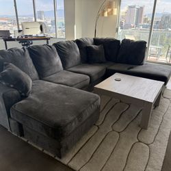 Large 3-Piece Wraparound Couch