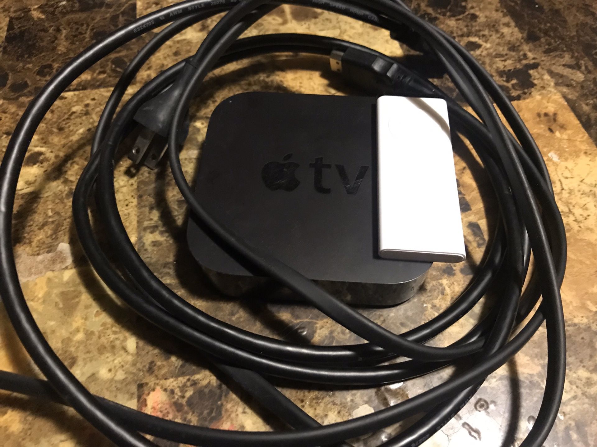 Apple TV A1378 Gen 2 with cables and remote