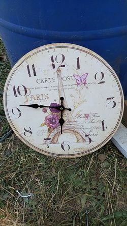 Paris themed clock