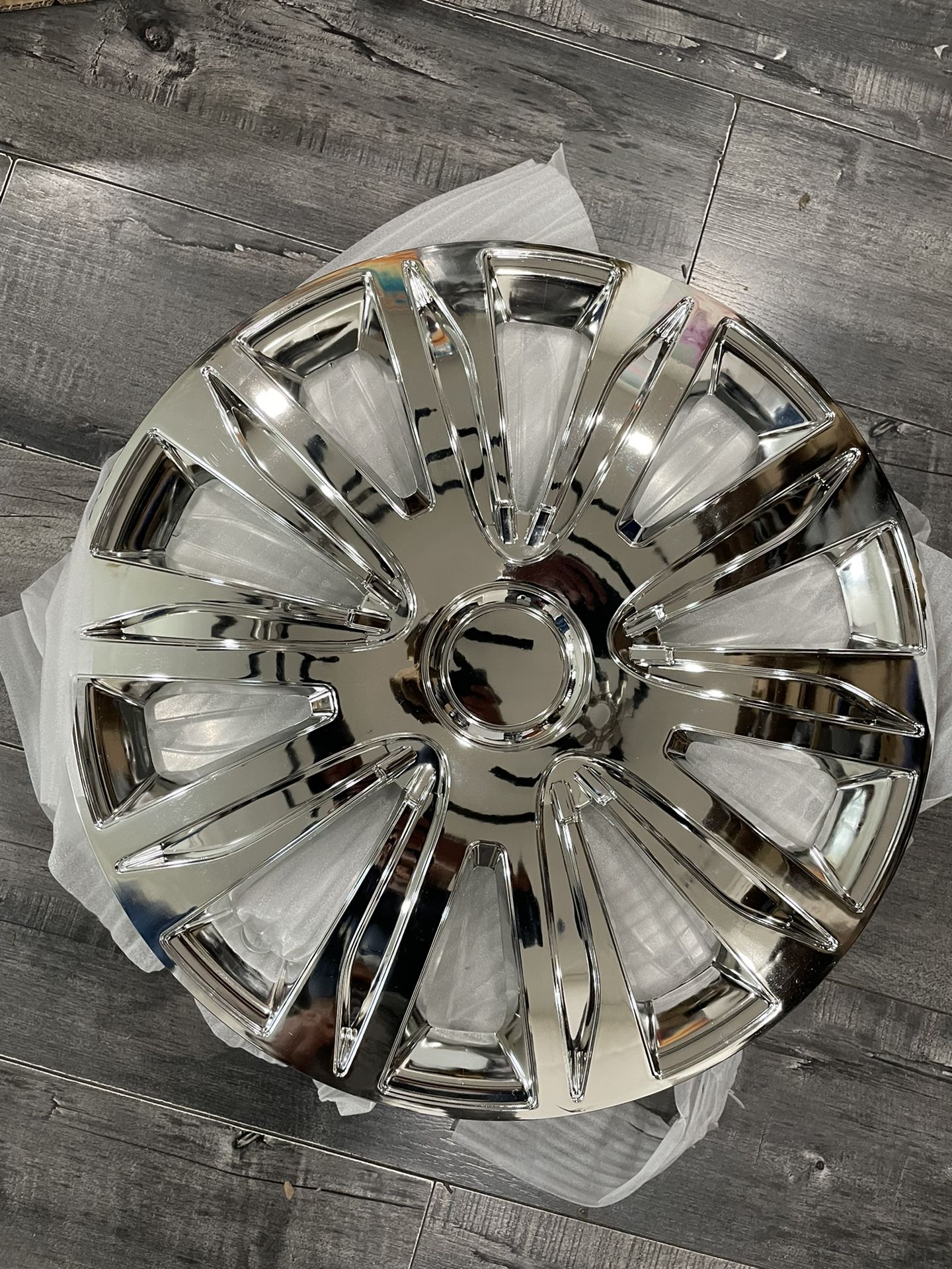 17” hubcaps chromed 4 wheel rim covers fits chevy impala dodge caravan, pontiac g6 toyota rav4 nissan murano and more…