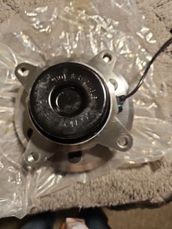 Wheel hub left and right side front