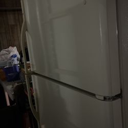 FREE FRIDGE