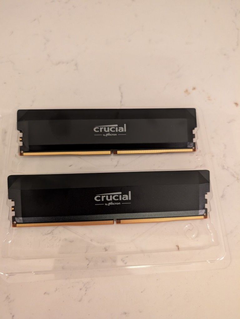 Crucial Pro Overclocking 32GB (2 x 16GB) DDR5-6000 PC5-48000 CL36 Dual Channel Desktop Memory Kit