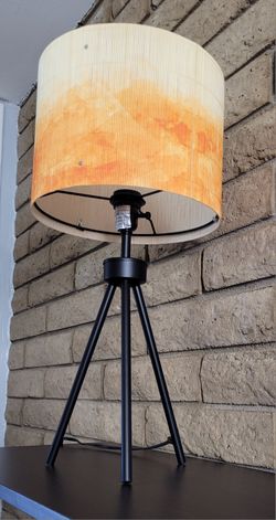 Tripod Tabletop Lamp