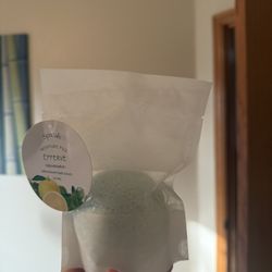 Ginger, Grapefruit, Basil Bath Bomb