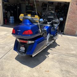 2014 Honda Gold Wing for Sale in Mico TX OfferUp