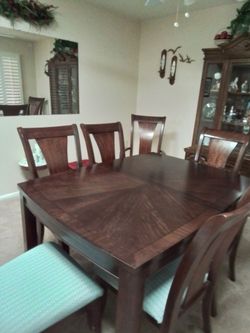 Dining table with 8 total chairs (2 captain)
