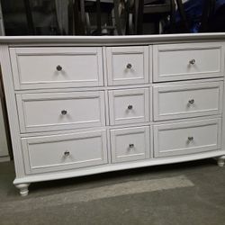 Modern White 9 Drawer Dresser