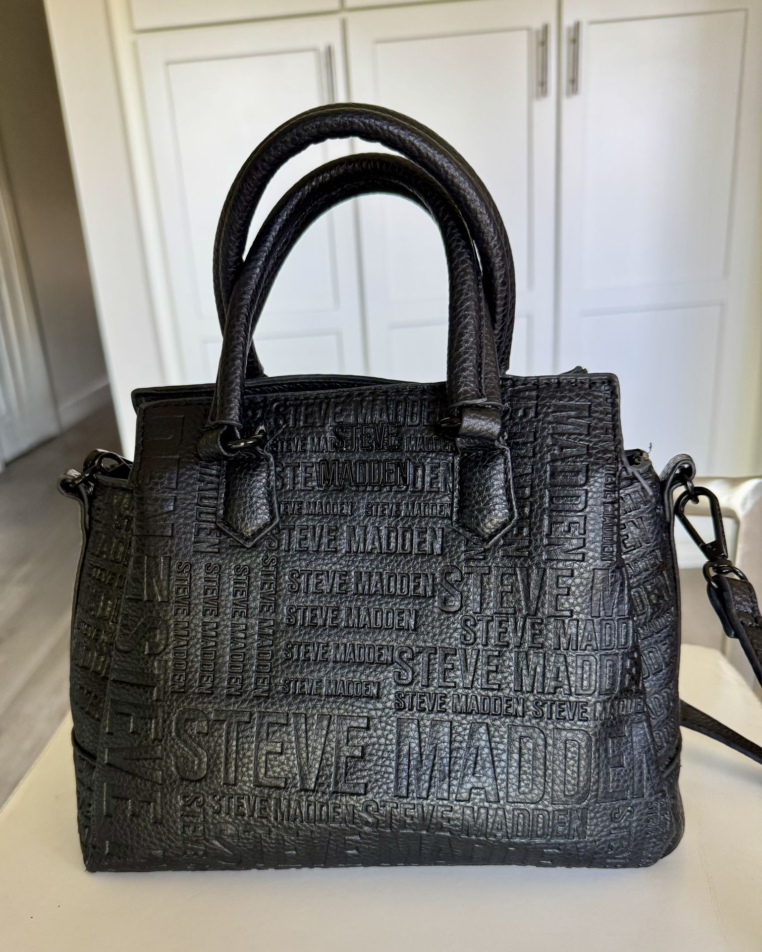 Steve Madden Hand bag.