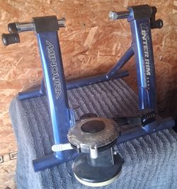 Minoura Inter Rim Ergo Bike Trainer