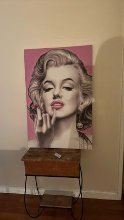 Merylyn Monroe Frame