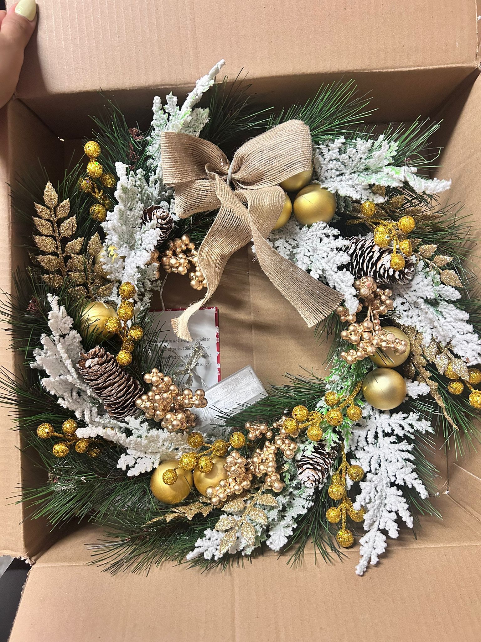 SnnyNyx Large Christmas Wreath with Lights, 22 Inch Battery Operated Pre lit Gold Christmas Wreaths and Garland for Front Door Outdoor Indoor Windows 