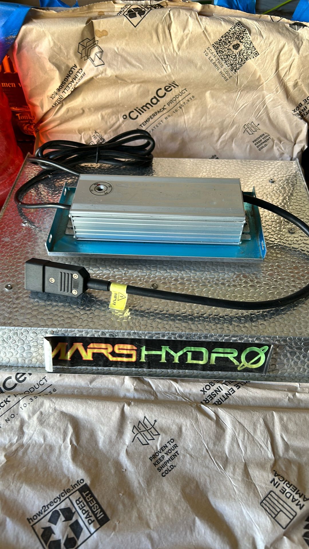 Marshydro 100w LED GROLIGHT/ Free Grow Tent/ And Fan!
