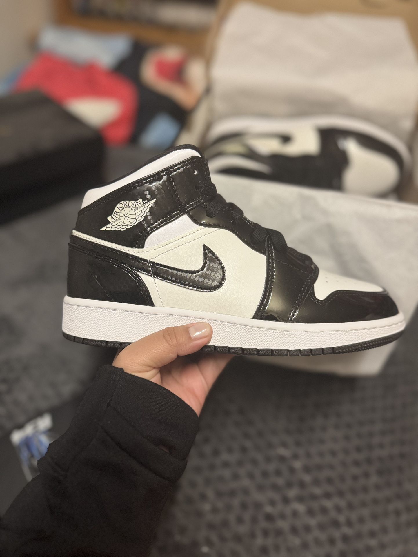 Jordan 1 Mid Carbon fiber 