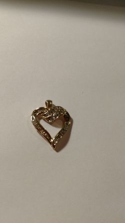 1/2 ct 10kt heart pendant