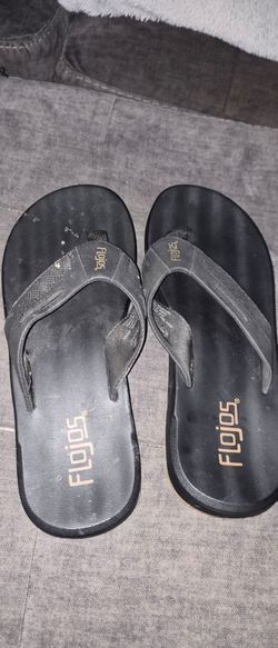 Black Flojos Flip Flops - Size 9 (Like New)