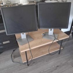 Monitores Buenas Condisiones  $40 Por Los Dos